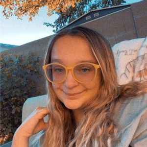 Meet your Posher, Kiana